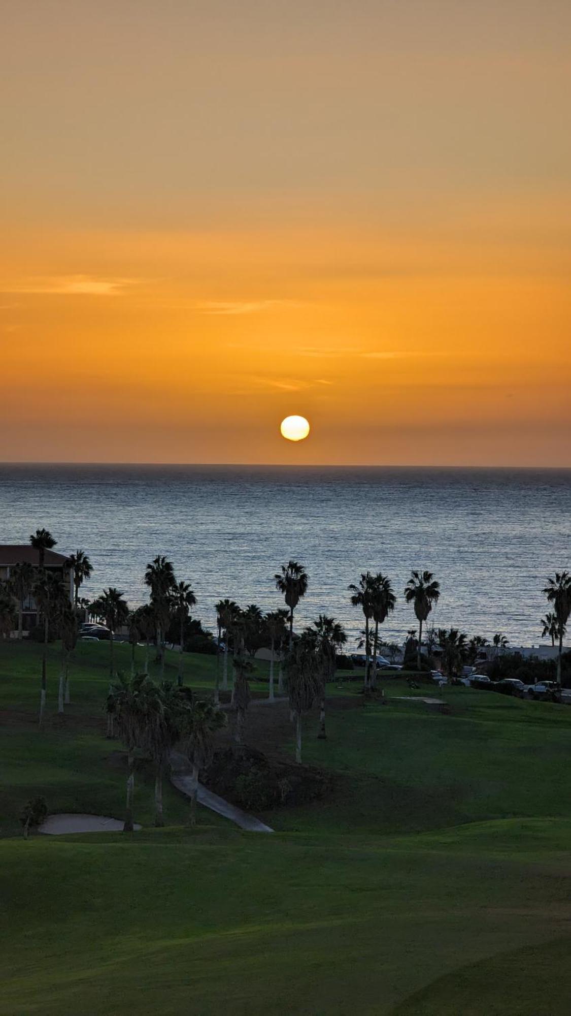 Golf View Apartment - Stunning Ocean View Golf Del Sur San Miguel de Abona Extérieur photo